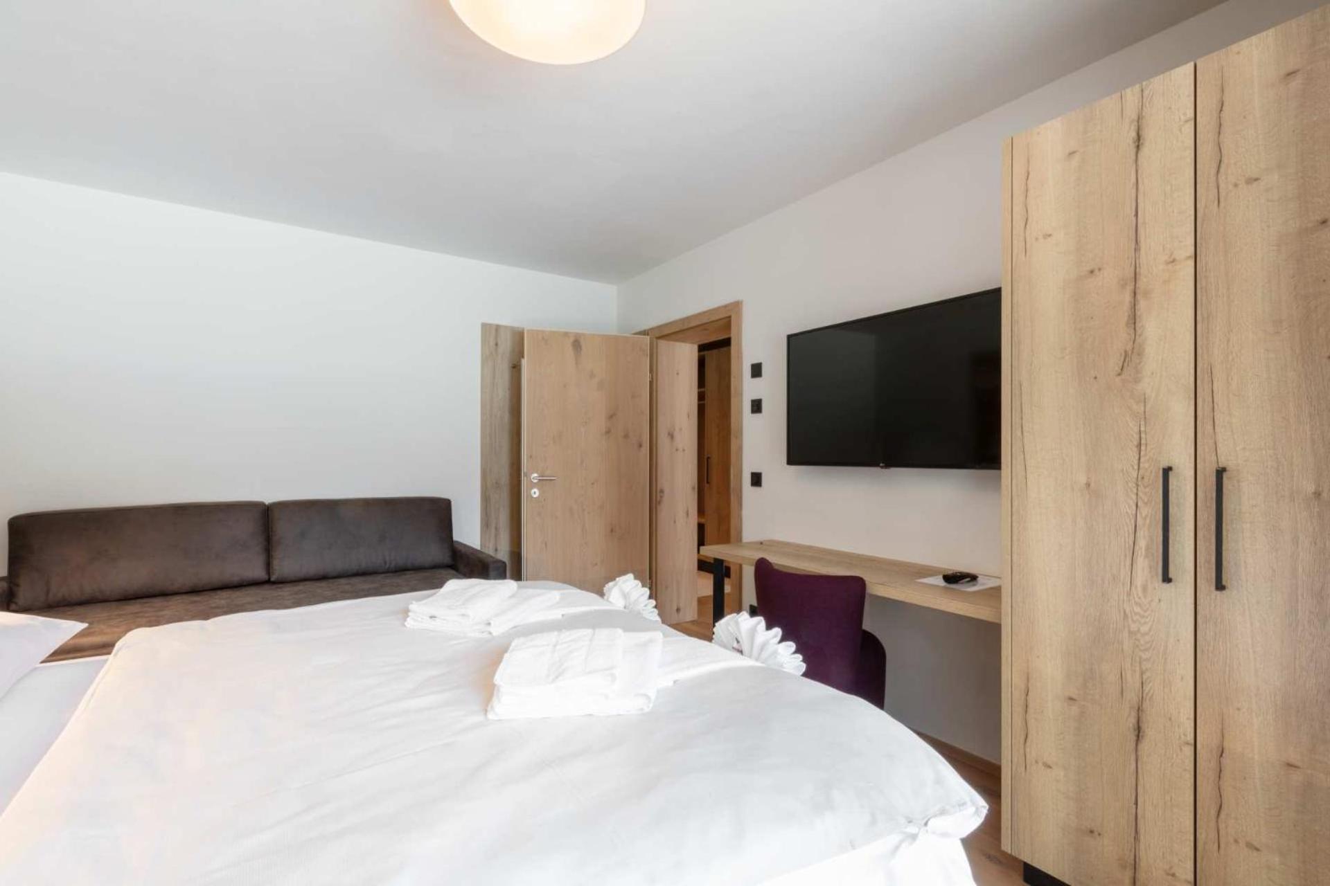 Emma Deluxe Aparthotel in Fürth-Piesendorf bei Kaprun Zimmer foto