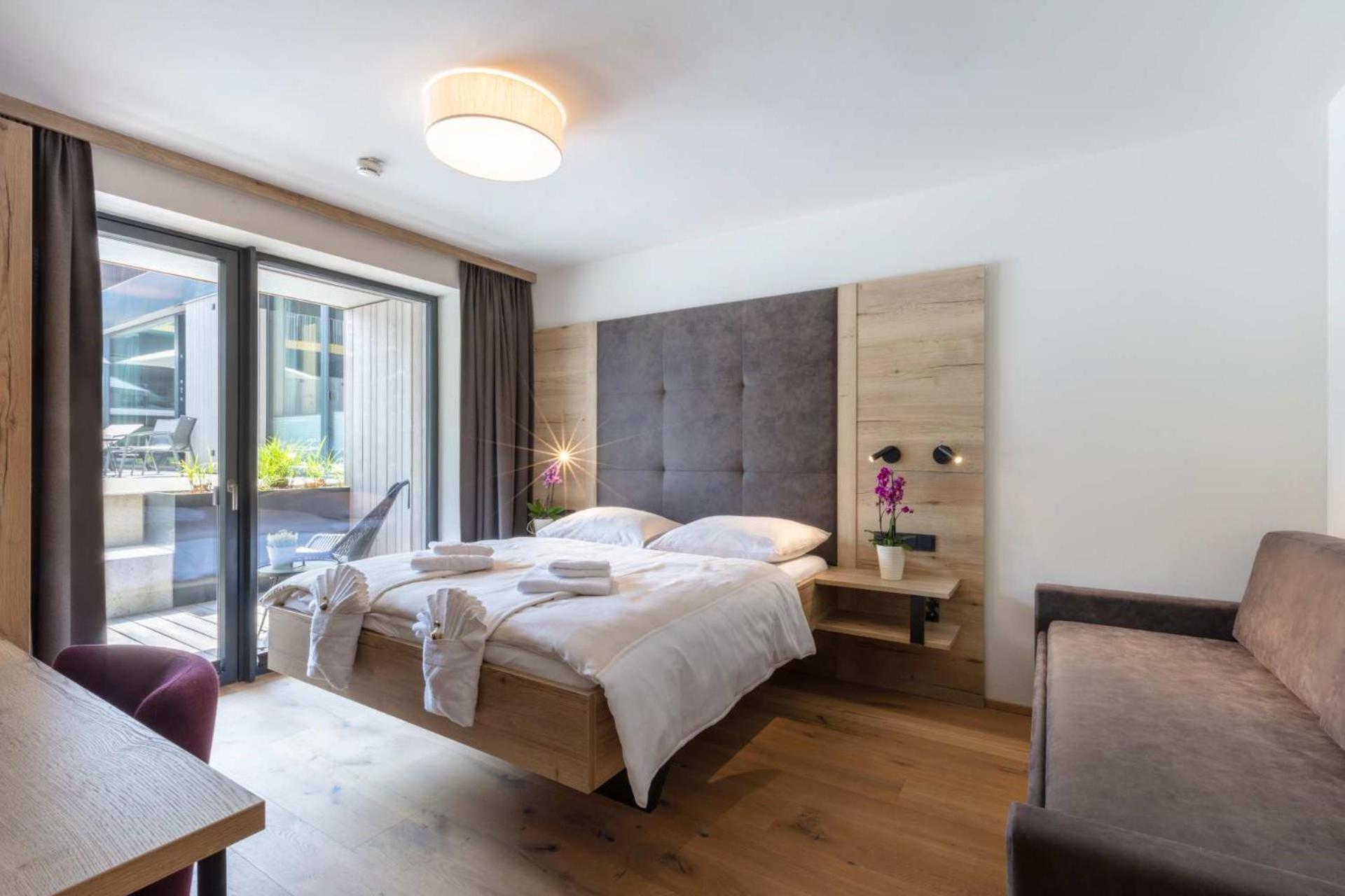 Emma Deluxe Aparthotel in Fürth-Piesendorf bei Kaprun Zimmer foto